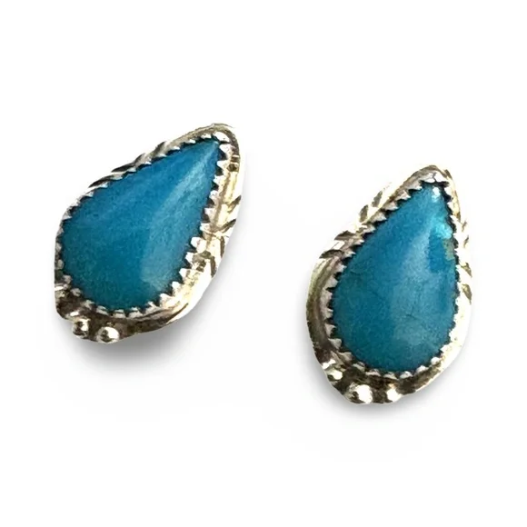Exquisite Teardrop Kingman Turquoise Sterling Silver Stud Earrings - Picture 1 of 10
